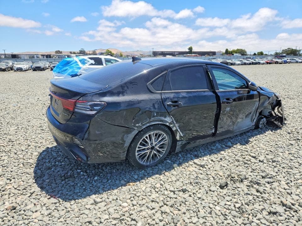 2023 KIA FORTE GT LINE 3