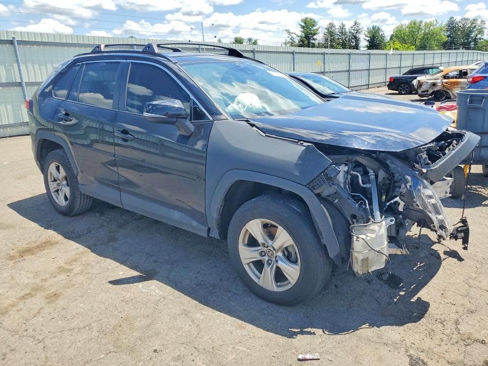 2021 TOYOTA RAV4 XLE 4
