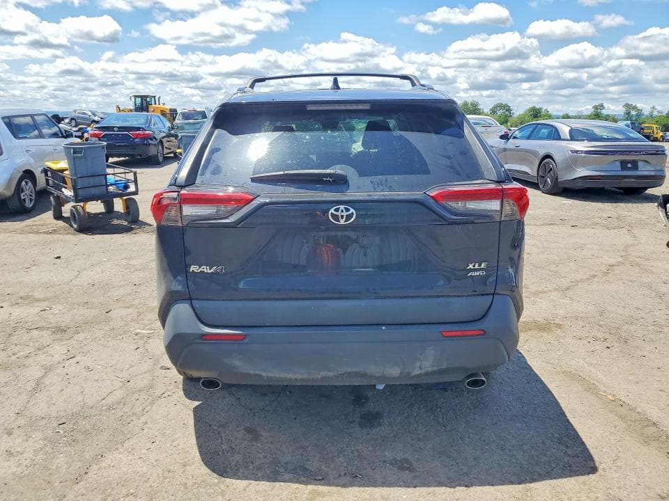 2021 TOYOTA RAV4 XLE 6