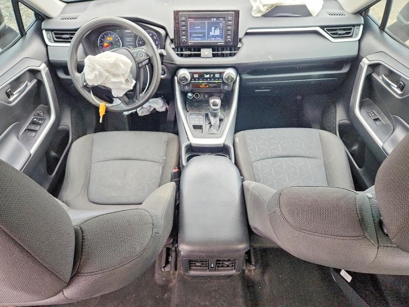 2021 TOYOTA RAV4 XLE 8