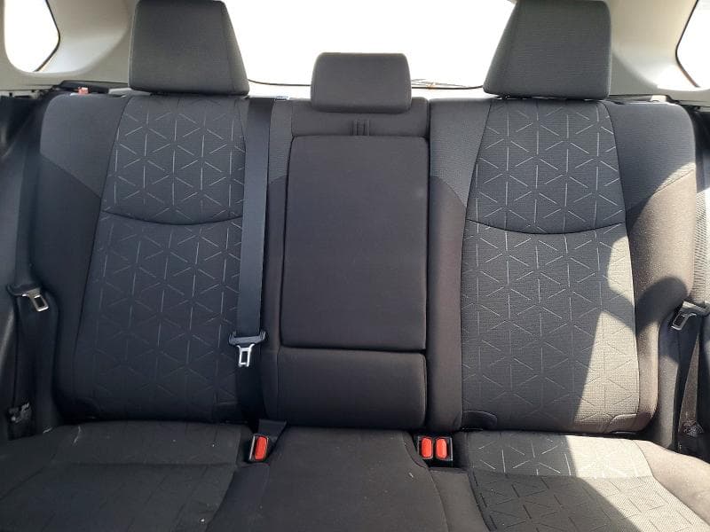2021 TOYOTA RAV4 XLE 10
