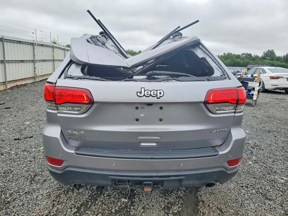 2020 JEEP GRAND CHEROKEE LAREDO 6
