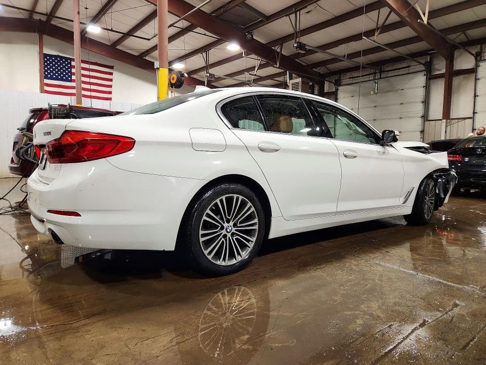 2020 BMW 530 XI 3