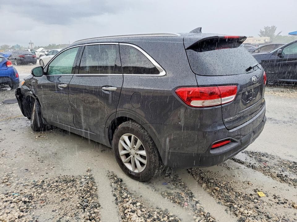 2018 KIA SORENTO LX 2