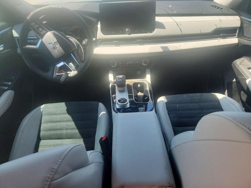 2026 MITSUBISHI OUTLANDER SE SE 8