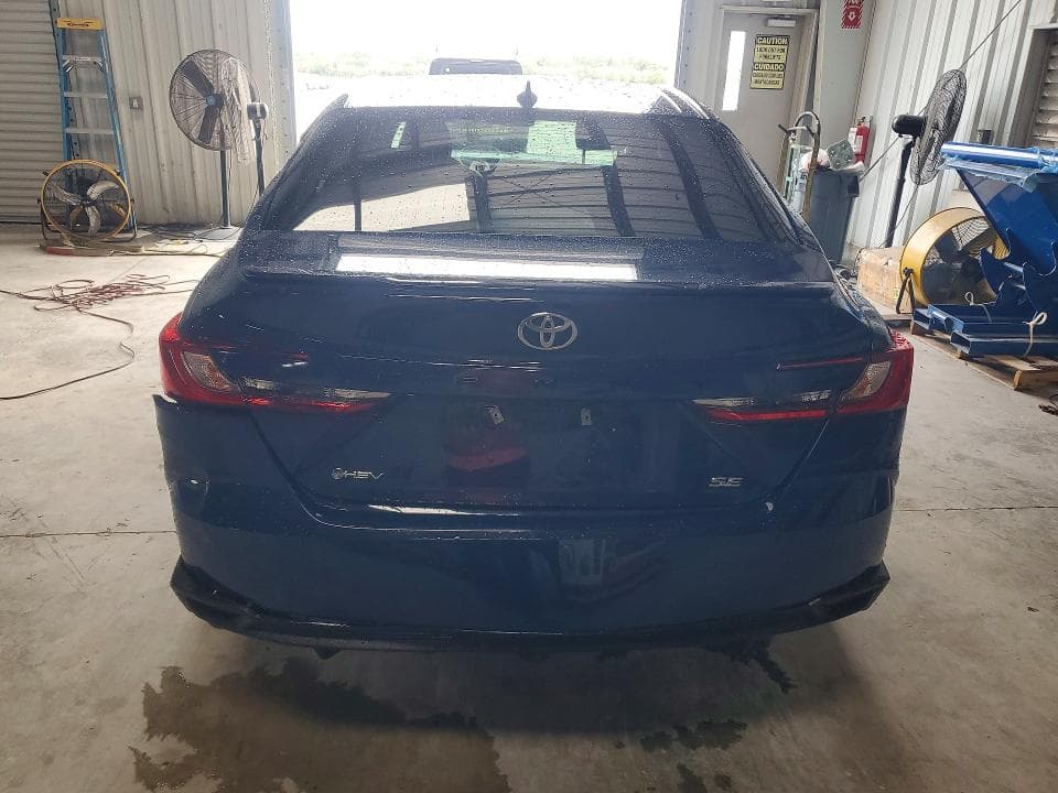 2025 TOYOTA CAMRY SE 6