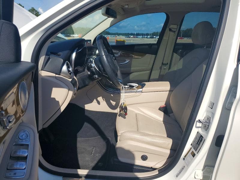 2017 MERCEDES-BENZ GLC 300 300 7
