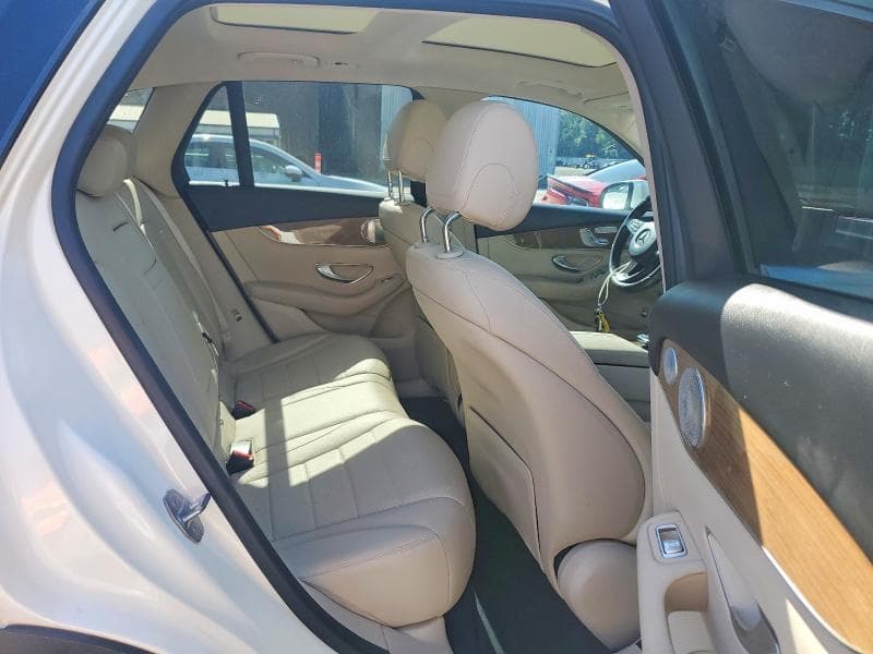 2017 MERCEDES-BENZ GLC 300 300 10