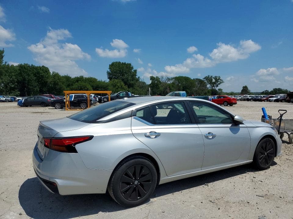 2021 NISSAN ALTIMA SV 3