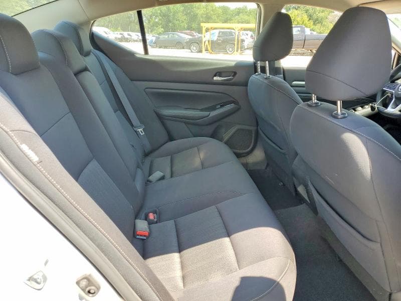 2021 NISSAN ALTIMA SV 10
