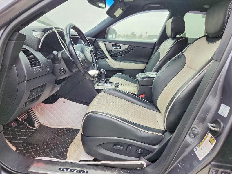 2017 INFINITI QX70 BASE 7