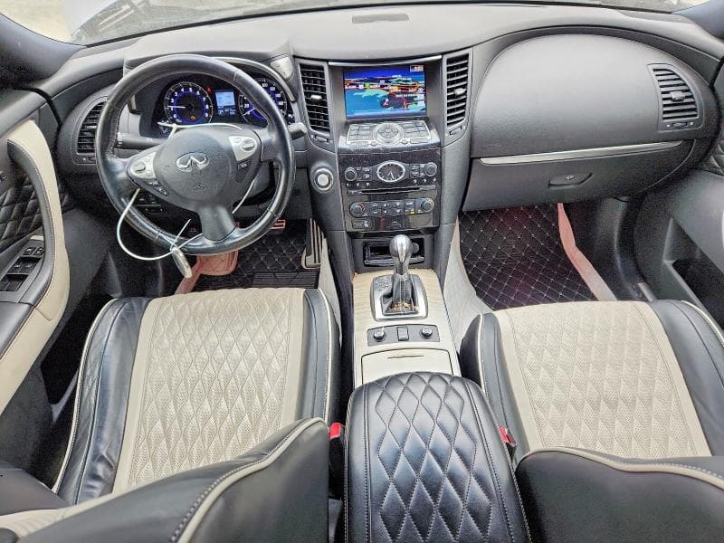 2017 INFINITI QX70 BASE 8