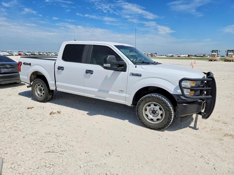 2017 FORD F150 SUPERCREW 4