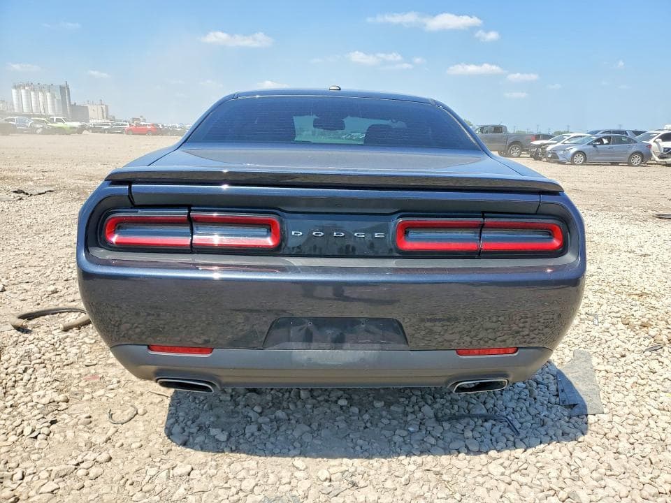 2017 DODGE CHALLENGER SXT 6