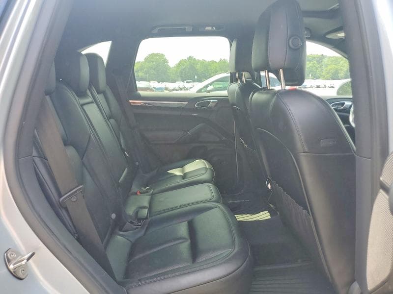 2016 PORSCHE CAYENNE 11