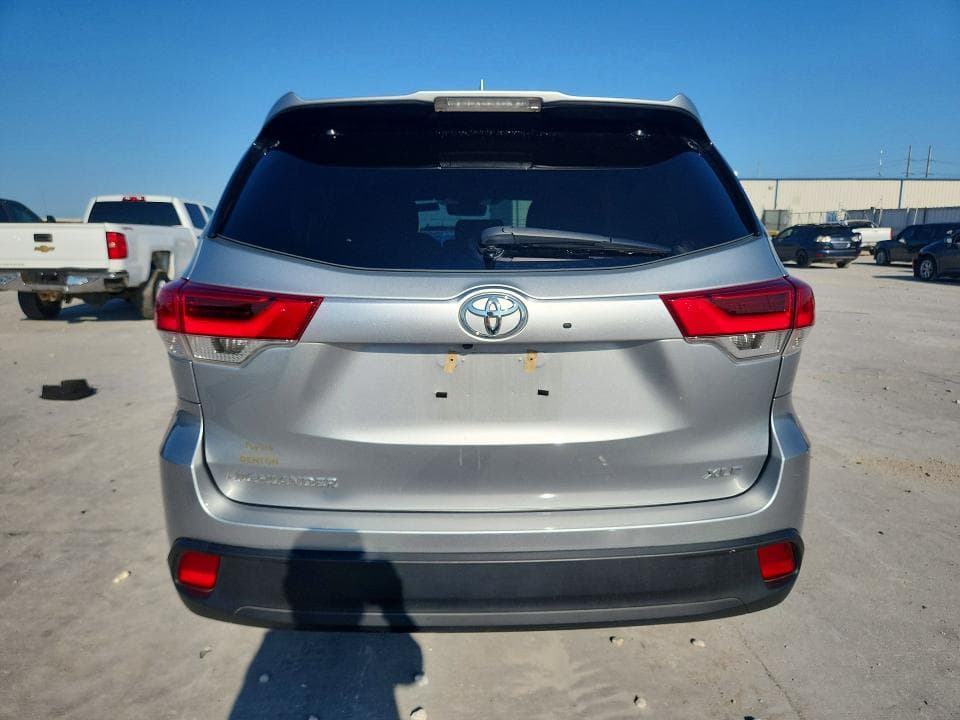 2019 TOYOTA HIGHLANDER XLE 6