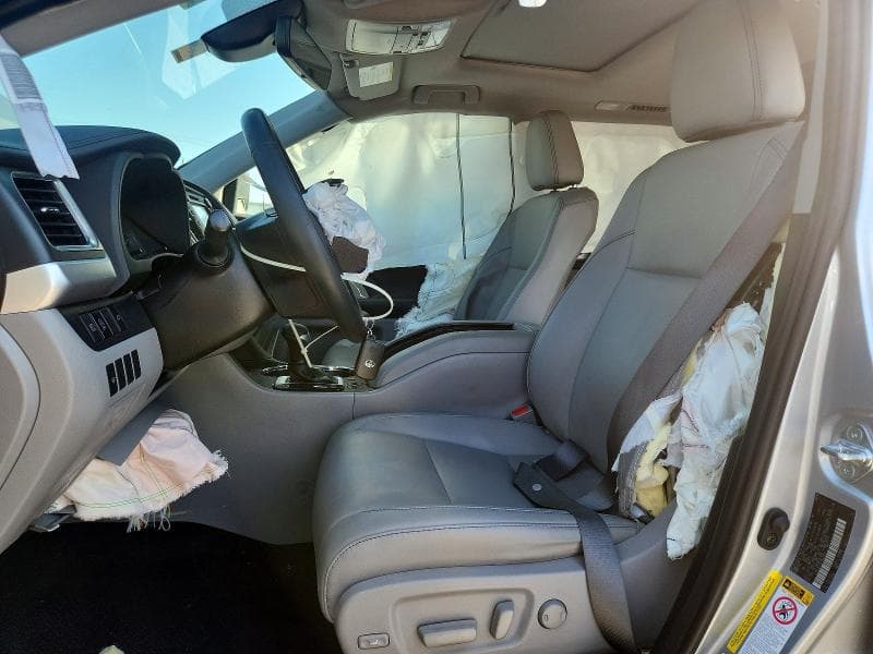 2019 TOYOTA HIGHLANDER XLE 7
