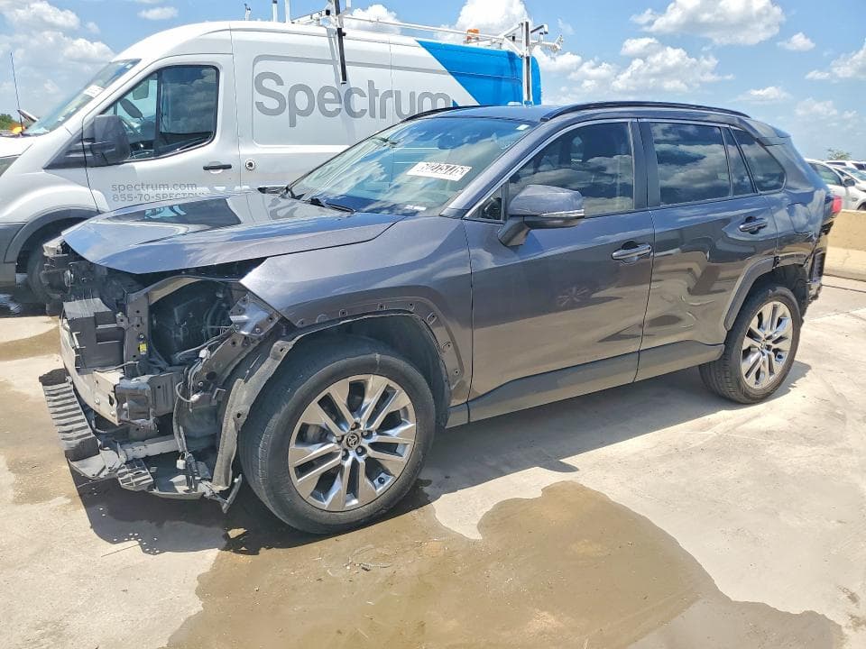 2021 TOYOTA RAV4 XLE PREMIUM 1