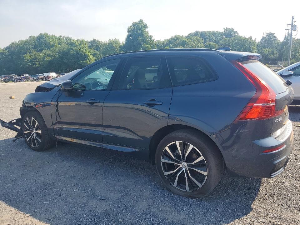2024 VOLVO XC60 PLUS 2