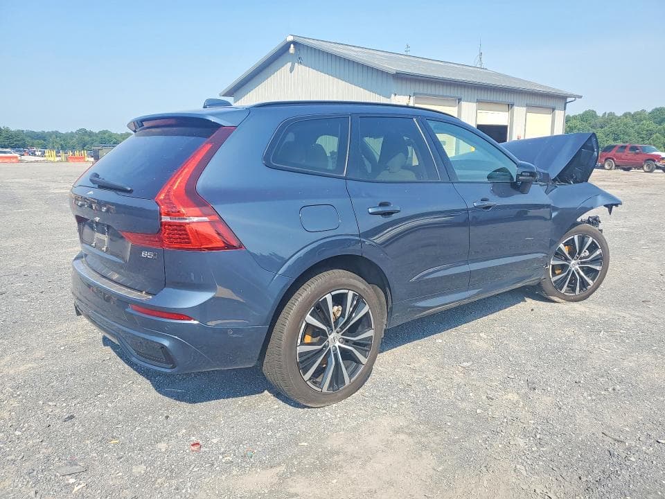 2024 VOLVO XC60 PLUS 3