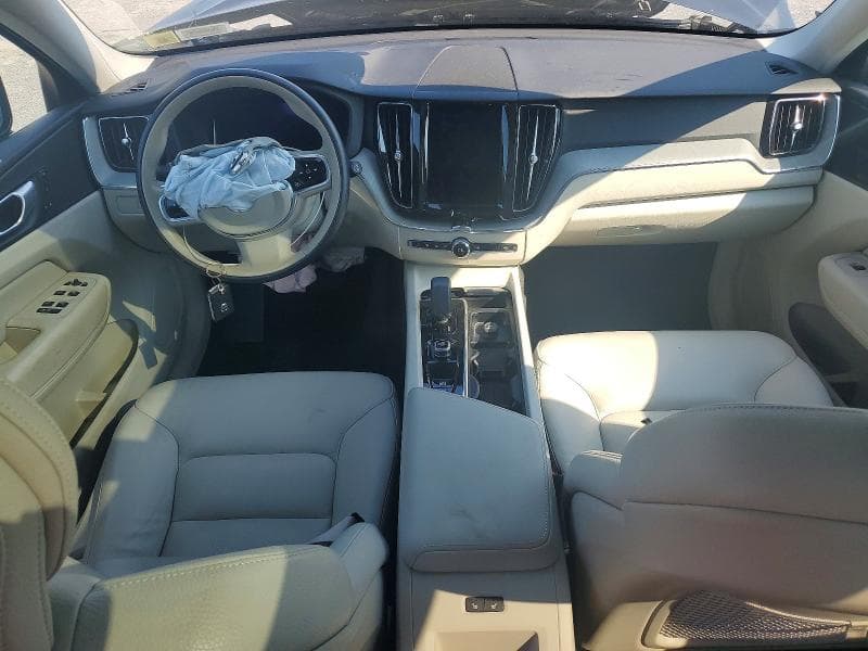 2024 VOLVO XC60 PLUS 8