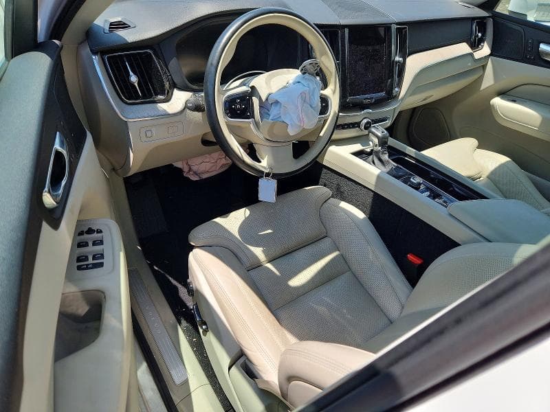 2021 VOLVO XC60 T5 INSCRIPTION 8