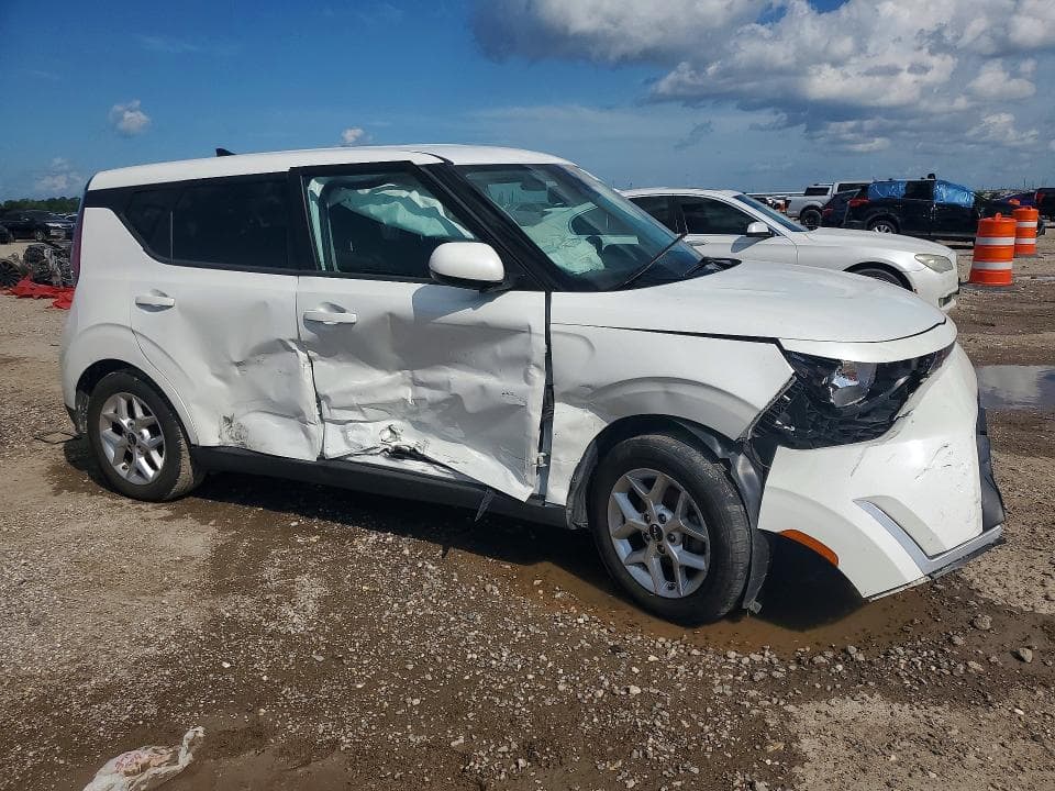 2024 KIA SOUL LX 4