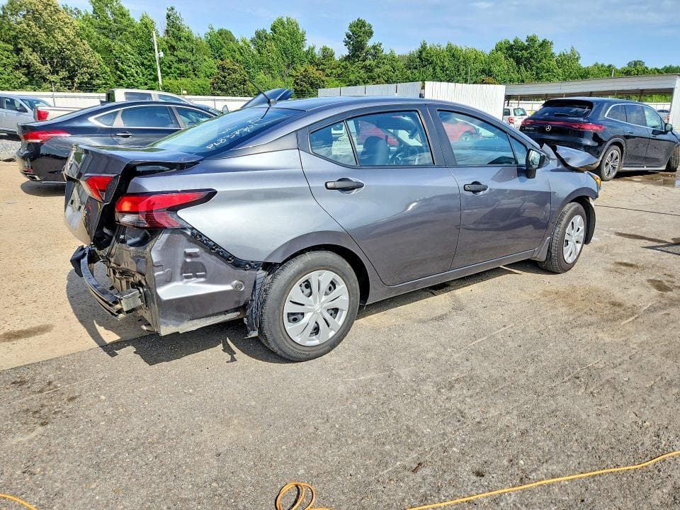 2023 NISSAN VERSA S 3