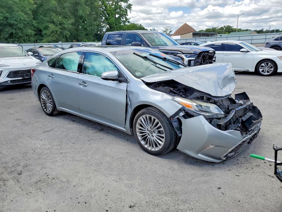 2016 TOYOTA AVALON LIMITED 4