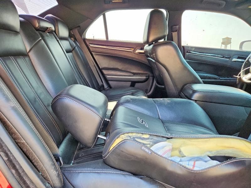 2018 CHRYSLER 300 S 10