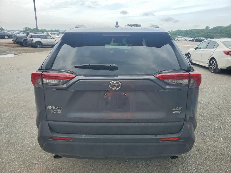 2025 TOYOTA RAV4 XLE 6