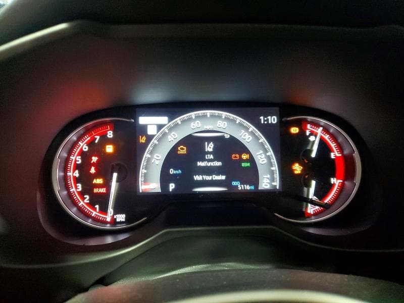 2025 TOYOTA RAV4 XLE 9
