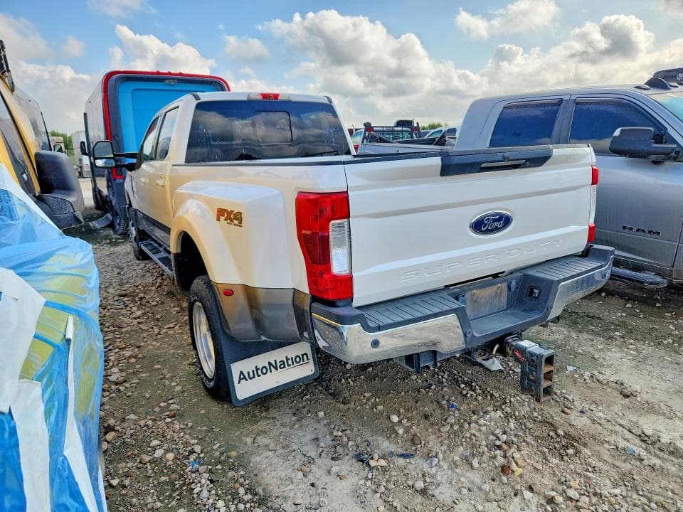 2019 FORD F350 LARIAT SUPER DUTY 2