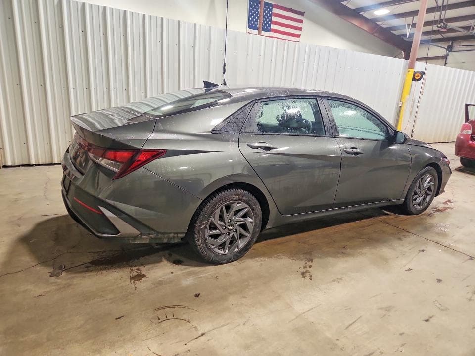 2024 HYUNDAI ELANTRA SEL 3