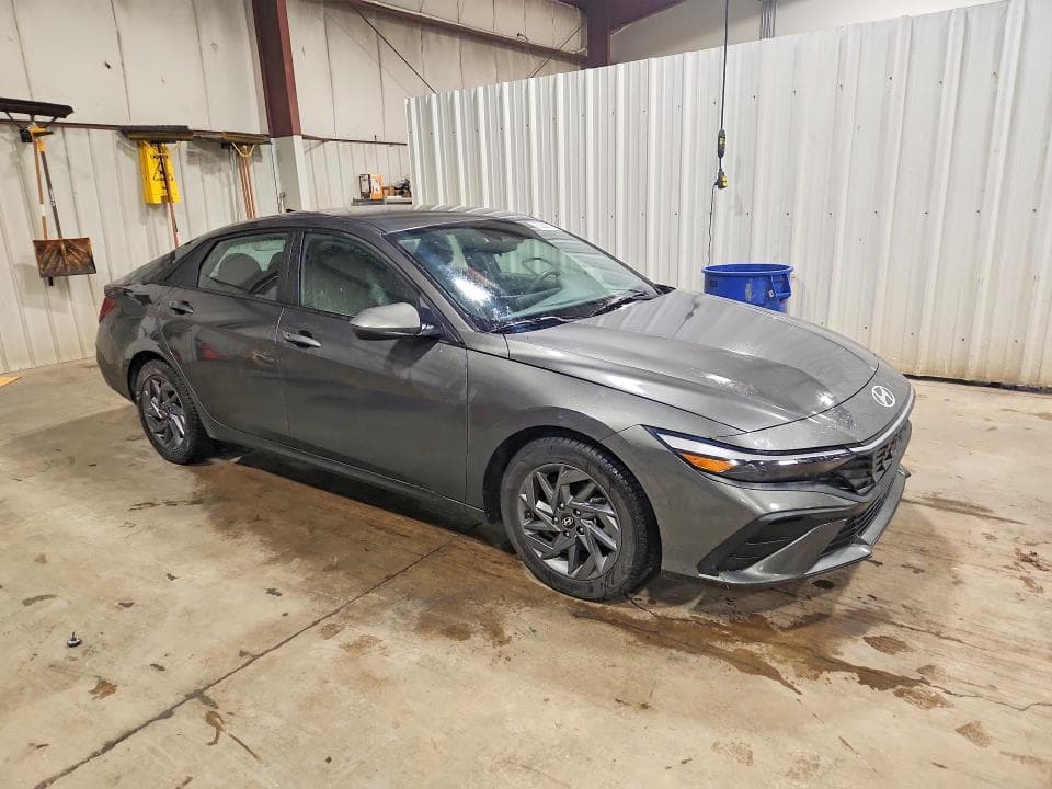 2024 HYUNDAI ELANTRA SEL 4