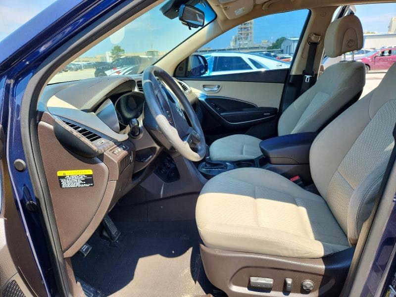 2017 HYUNDAI SANTA FE SE 7