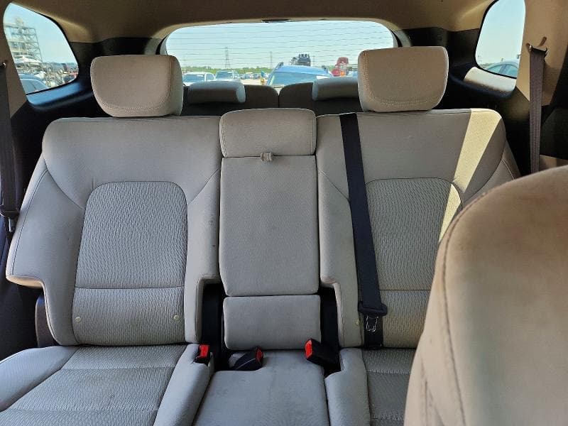 2017 HYUNDAI SANTA FE SE 10