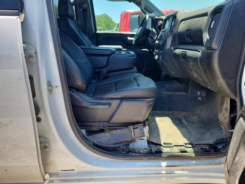 2024 CHEVROLET SILVERADO C2500 HEAVY DUTY 12