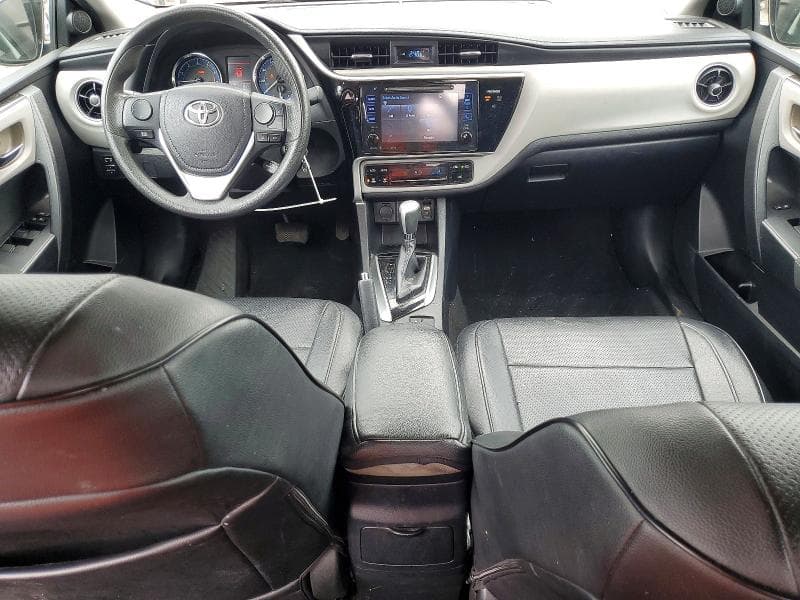 2017 TOYOTA COROLLA LE 8
