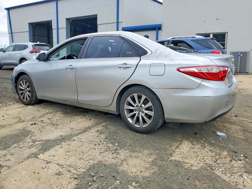 2017 TOYOTA CAMRY XLE 2