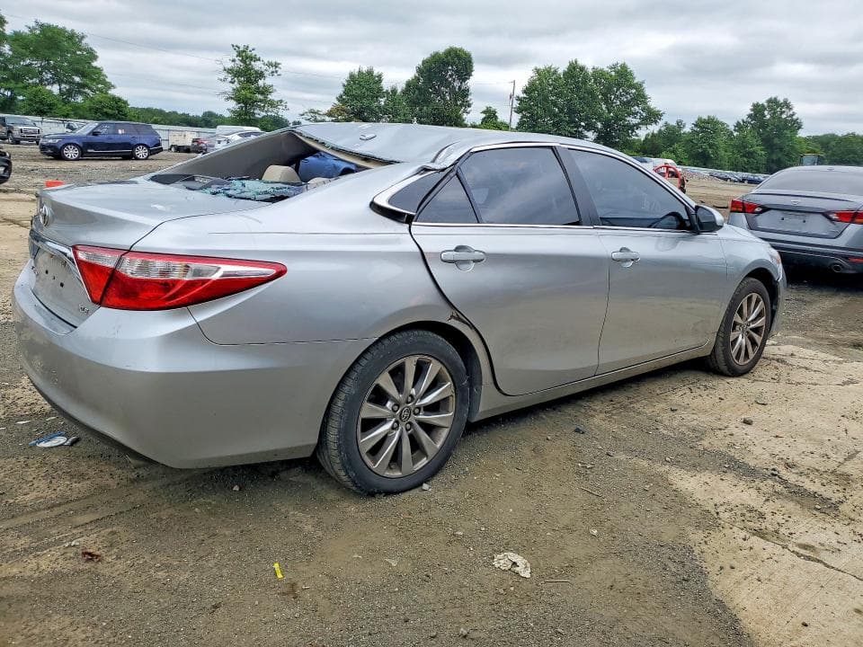 2017 TOYOTA CAMRY XLE 3