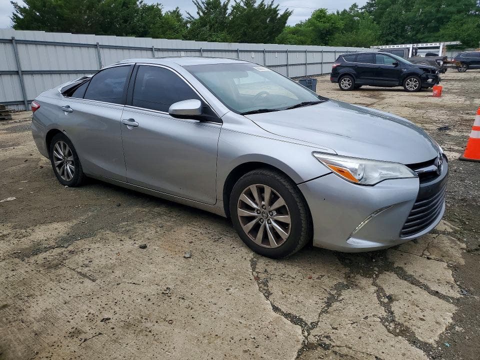 2017 TOYOTA CAMRY XLE 4