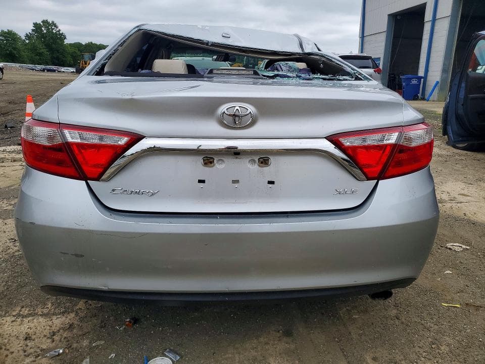 2017 TOYOTA CAMRY XLE 6