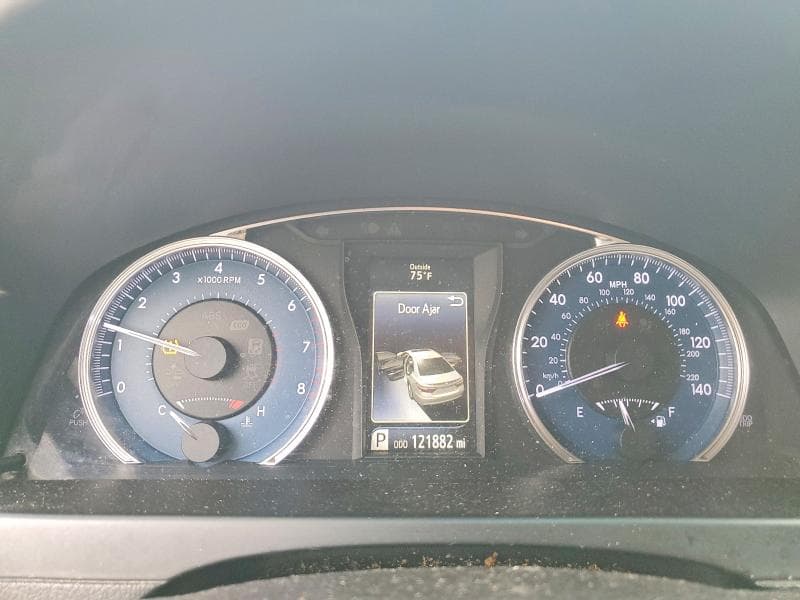 2017 TOYOTA CAMRY XLE 9