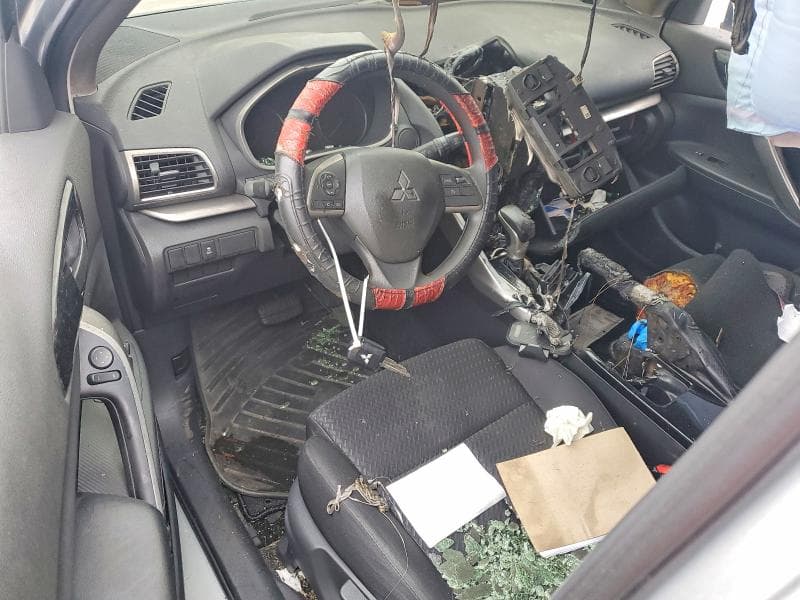2018 MITSUBISHI ECLIPSE CROSS ES 8
