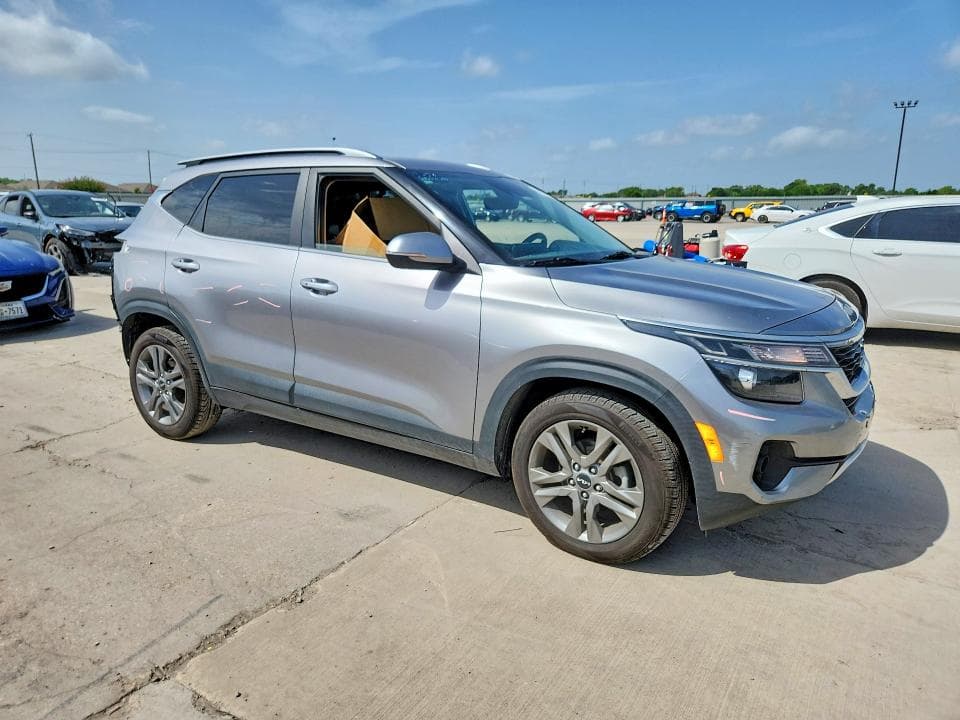 2022 KIA SELTOS S 4
