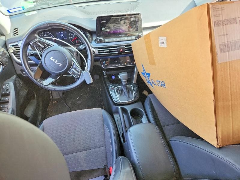 2022 KIA SELTOS S 8