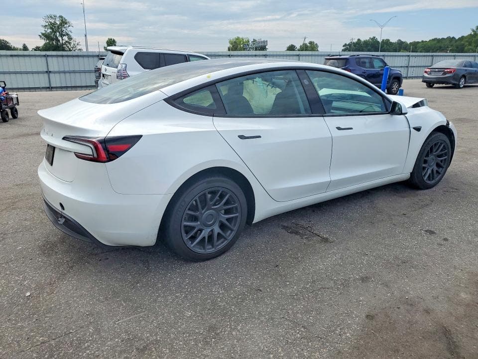 2025 TESLA MODEL 3 3