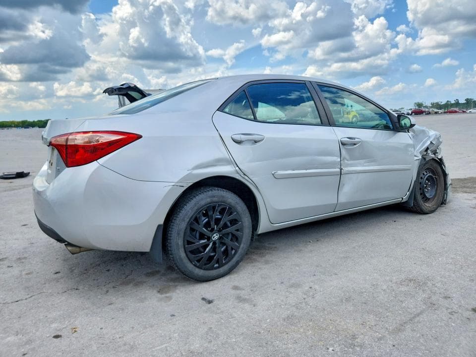 2018 TOYOTA COROLLA LE 3