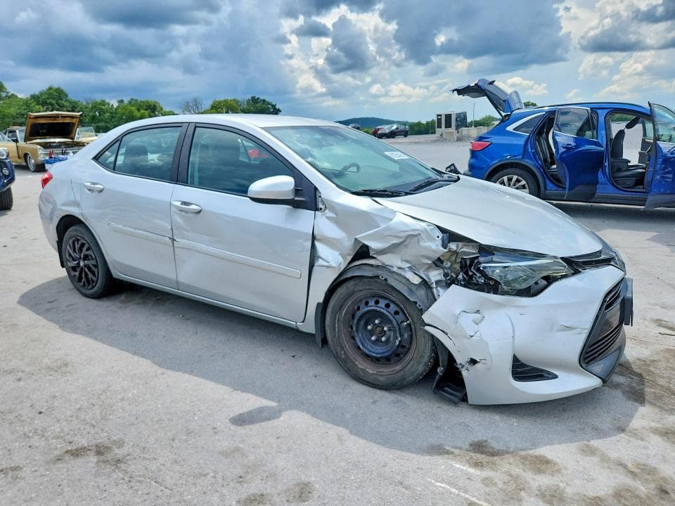 2018 TOYOTA COROLLA LE 4